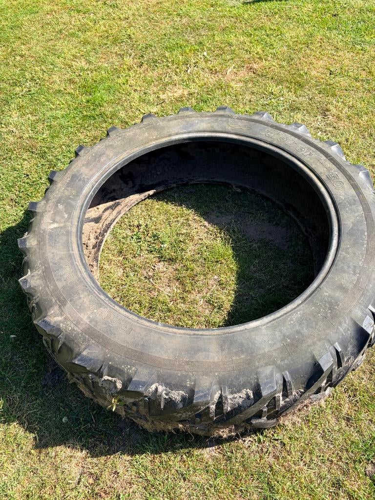 Grote tractorband - Ideaal als zandbak voor kinderen, Ophalen, Gebruikt