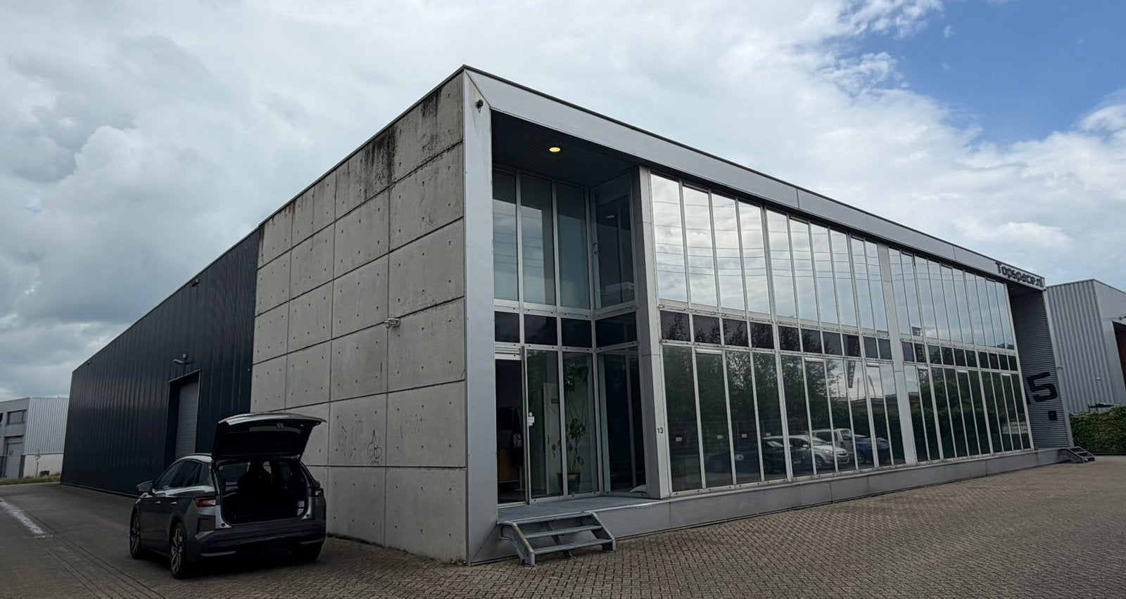 Kantoorruimte te huur, 240m² (optioneel opslaghal 125m²), 240 m², Huur, Kantoorruimte
