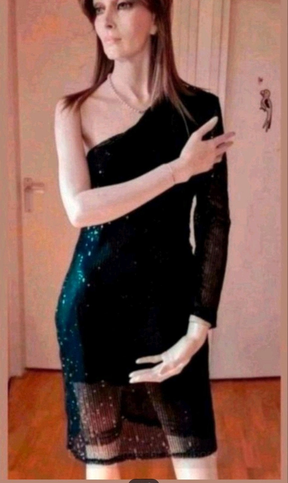 Prachtig, nieuw glitter jurkje maat M met 1  blote schoudere, Maat 38/40 (M), Zwart, Nieuw, Ophalen of Verzenden
