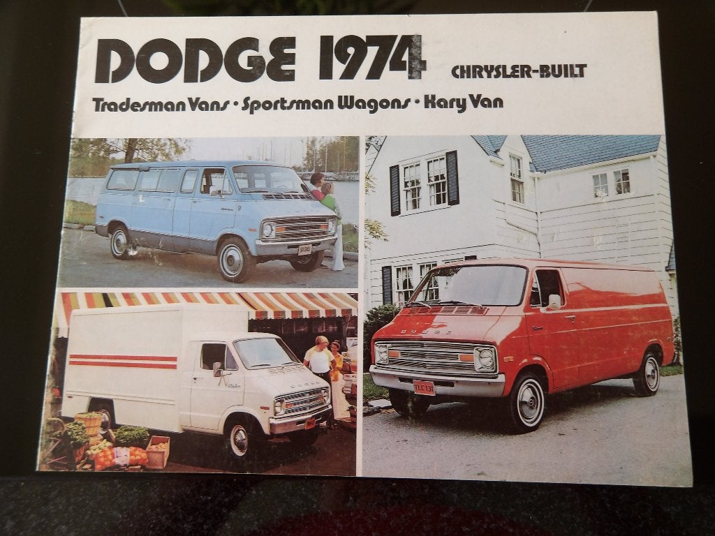 Dodge 1974 Chrysler-Built Brochure - Tradesman Vans, Ophalen of Verzenden, Gelezen, Algemeen