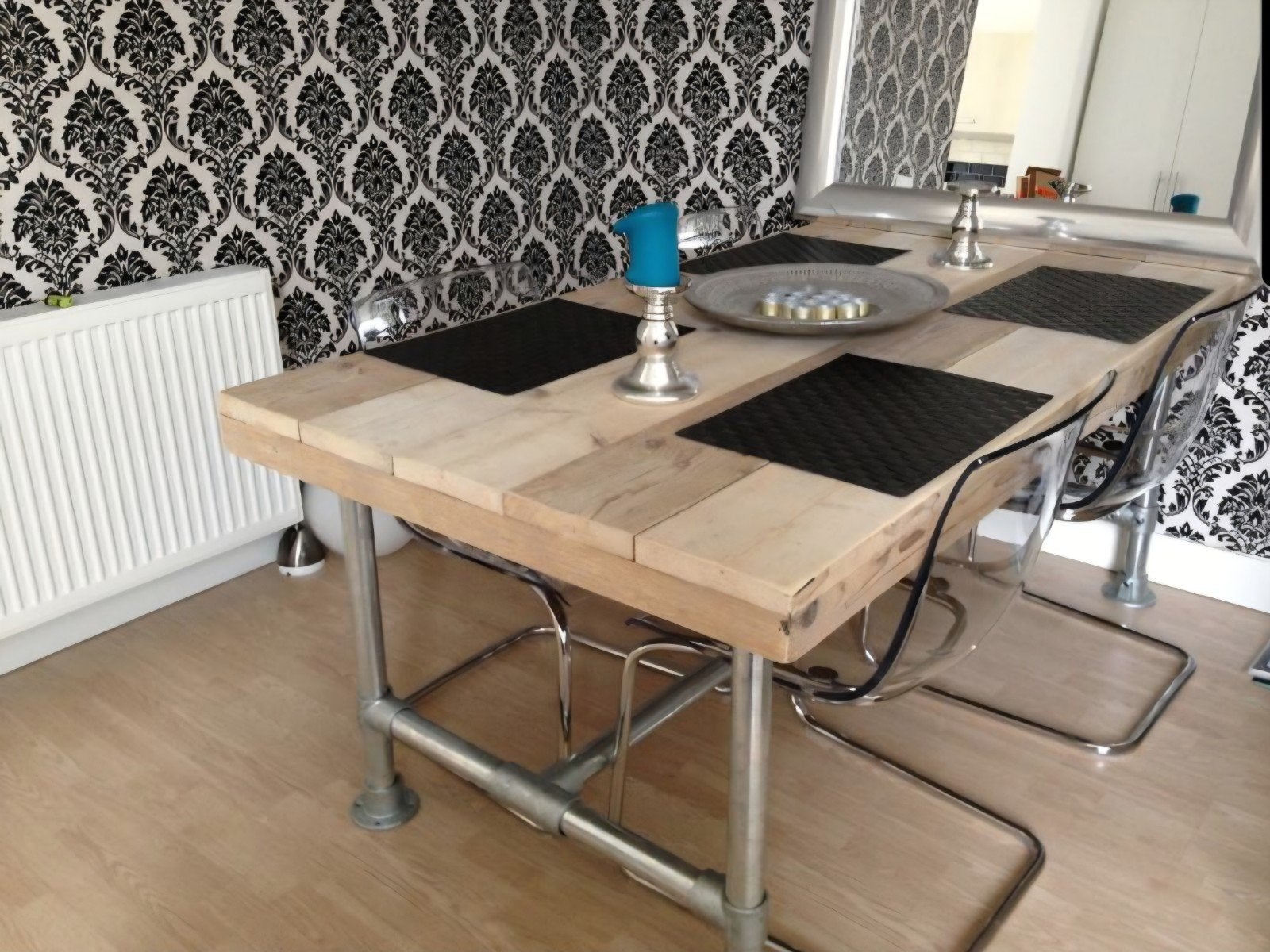 Industriële eettafel met houten blad en metalen onderstel, Gebruikt, Industrieel, robuust, 50 tot 100 cm, 150 tot 200 cm