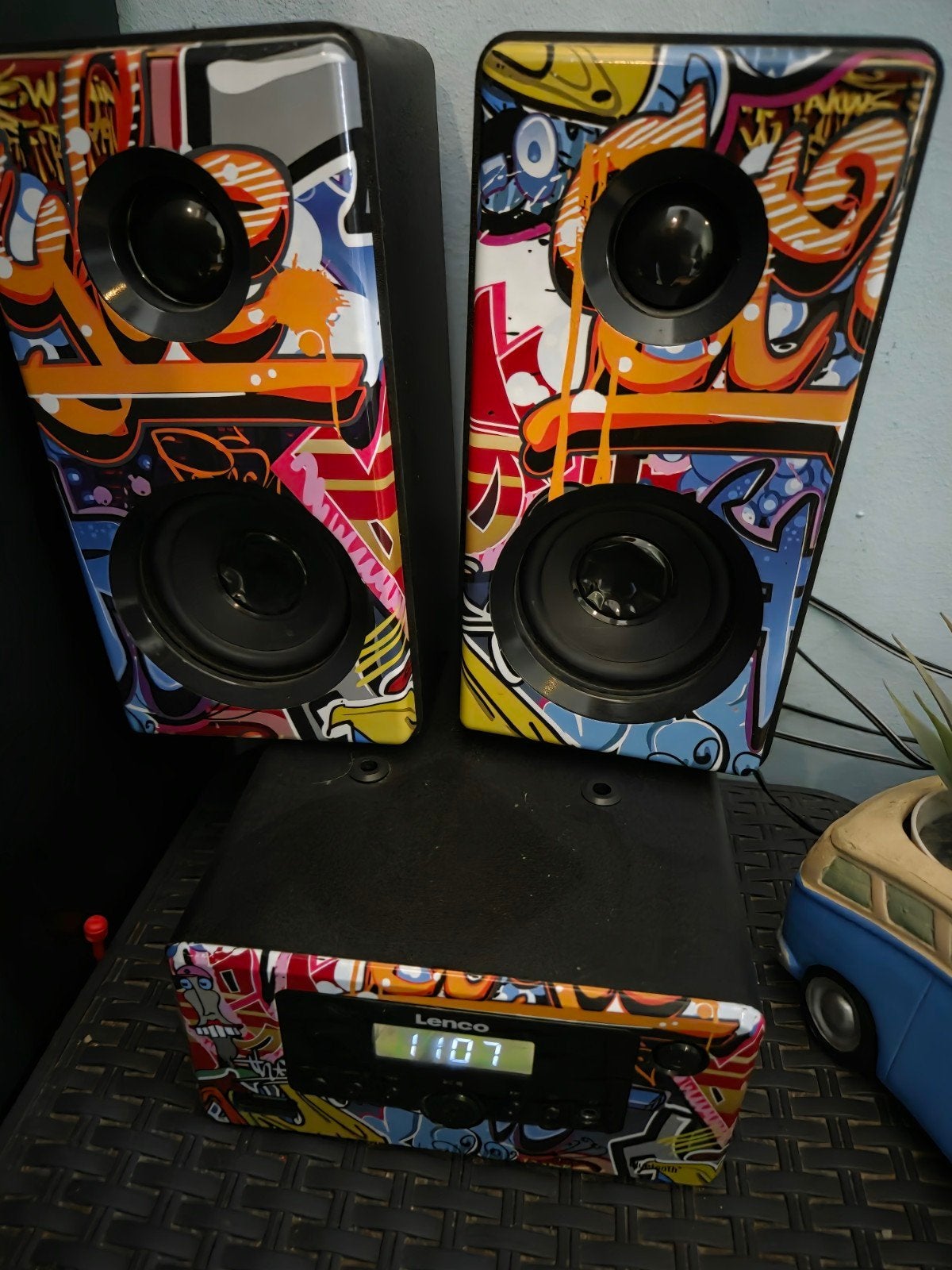 Lenco Radio met Bluetooth en speakers - Graffiti design, Audio, Tv en Foto, Stereo-sets, Overige merken, Gebruikt, Ophalen of Verzenden