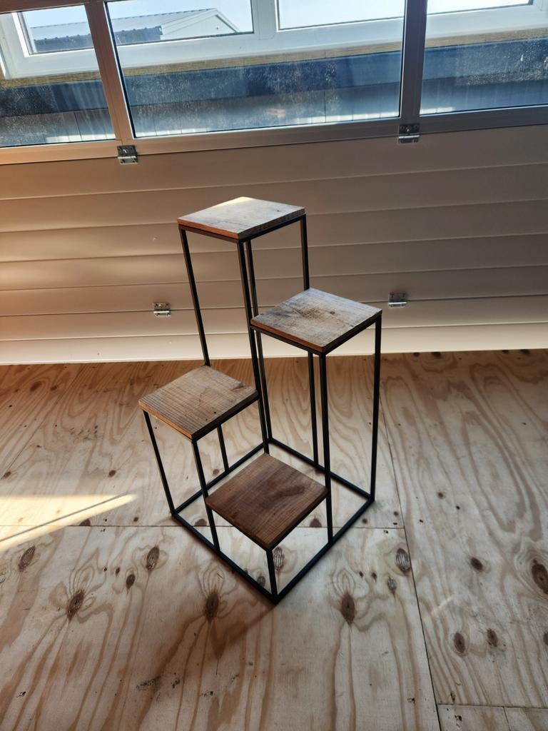 Plantentafel met 4 niveaus, Ophalen