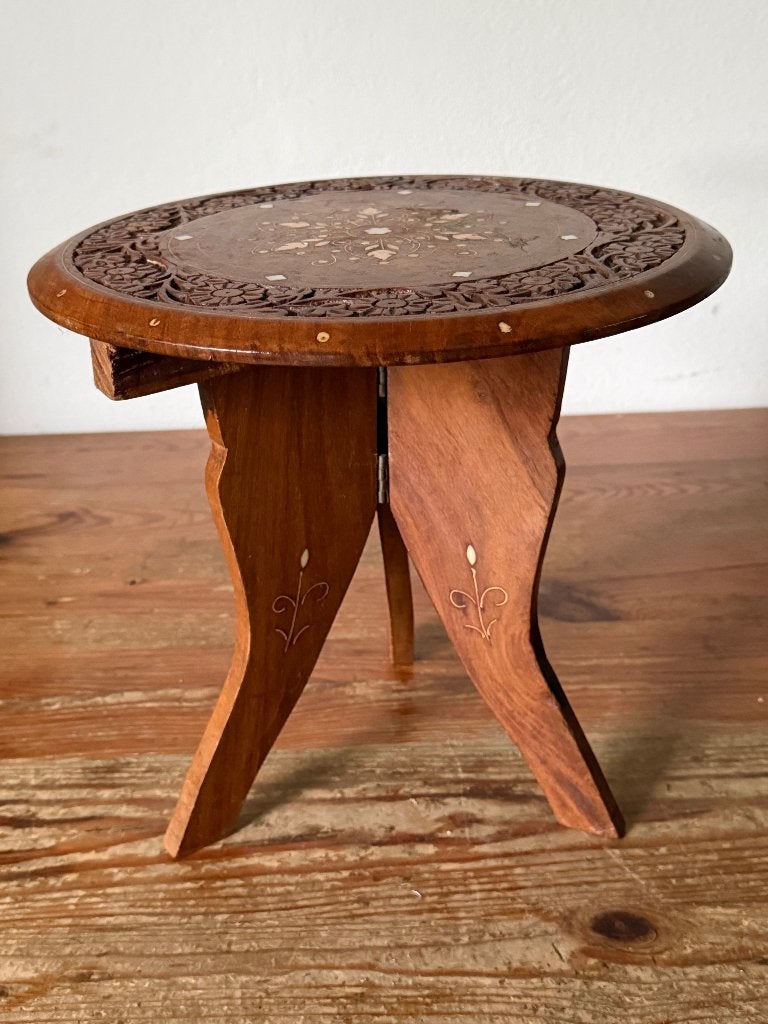 Bijzettafel -Indiaas houten bijzettafeltje – handgesneden, Antiek en Kunst, Ophalen of Verzenden