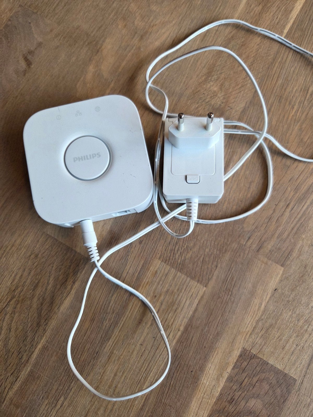 Philips Hue Bridge V2 met adapter, Bedienbaar via app, Gebruikt, Philips Hue, Ophalen of Verzenden