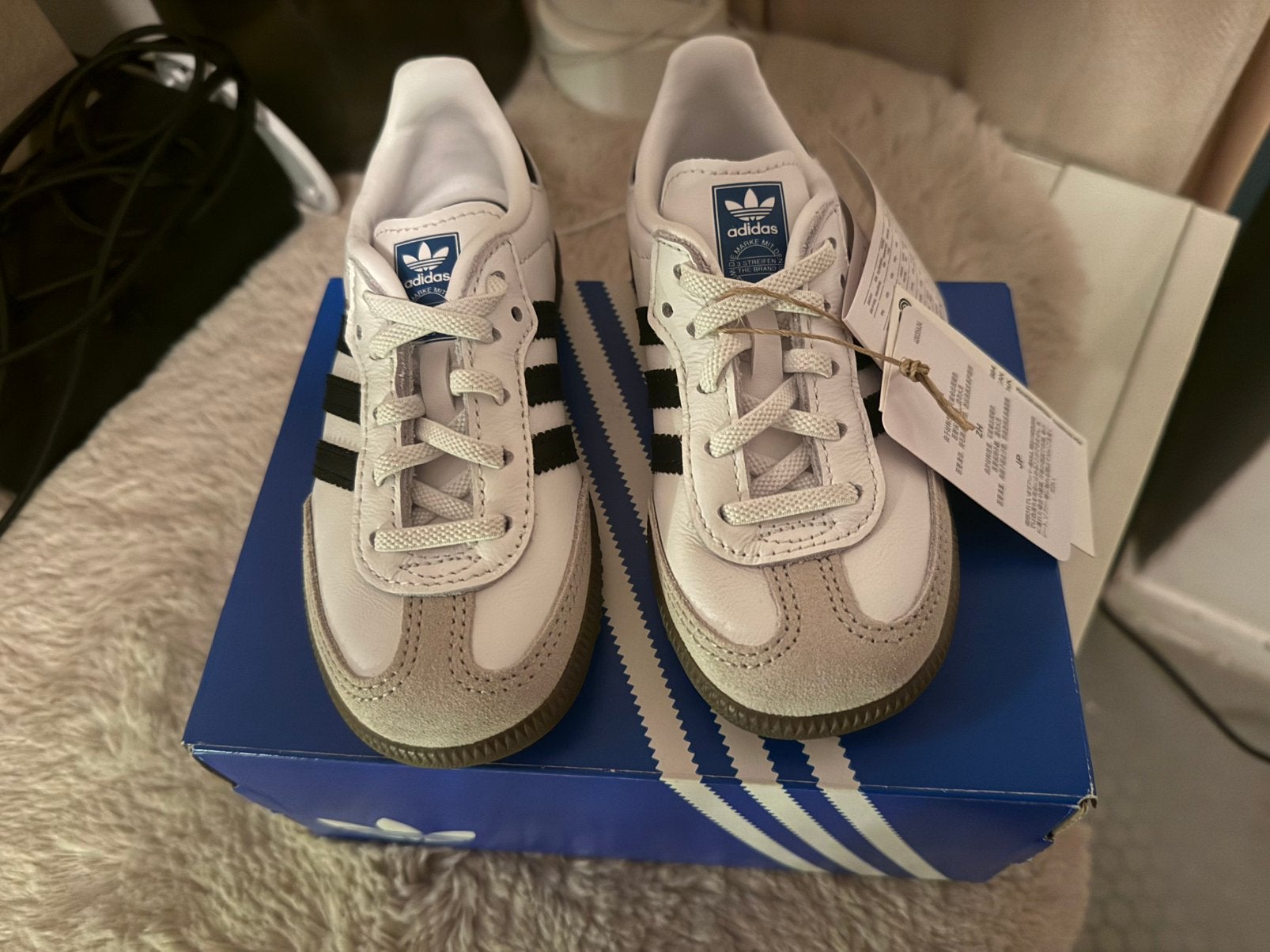 Kinderschoen adidas nieuw, Nieuw, Ophalen of Verzenden, Jongen of Meisje, Sportschoenen