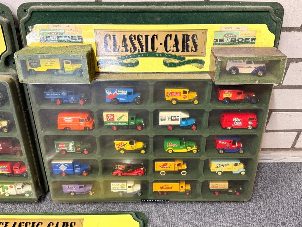 3x Lledo Classic Cars winkel/verzamel displays + modellen, Hobby en Vrije tijd, Gebruikt, Auto, 8124AD Wesepe, Info@dinkytoysinkoop.nl