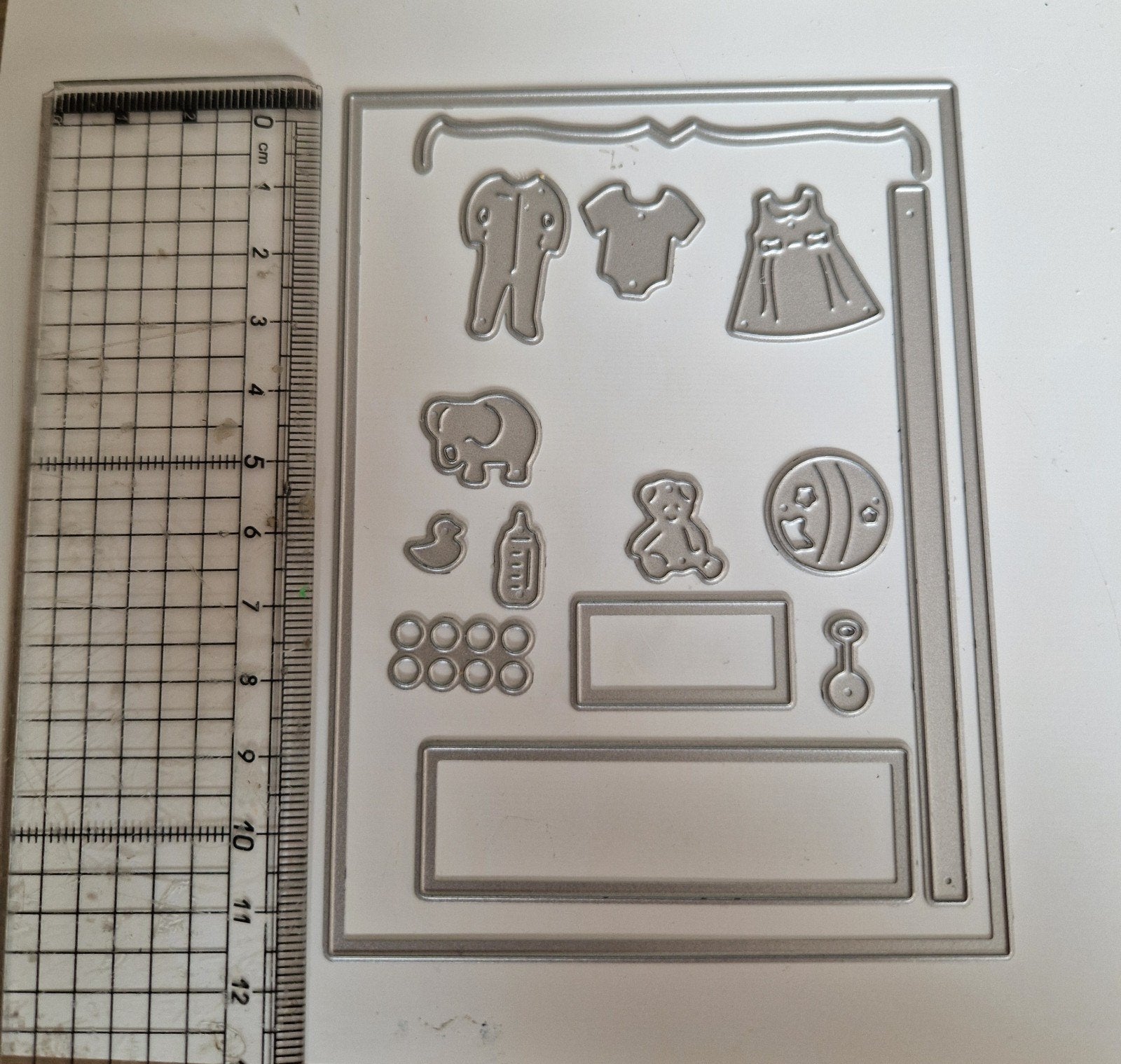 Snijmal Kleding Kast Baby - Scrapbooking/Kaarten maken, Ophalen of Verzenden, Nieuw, Overige thema's