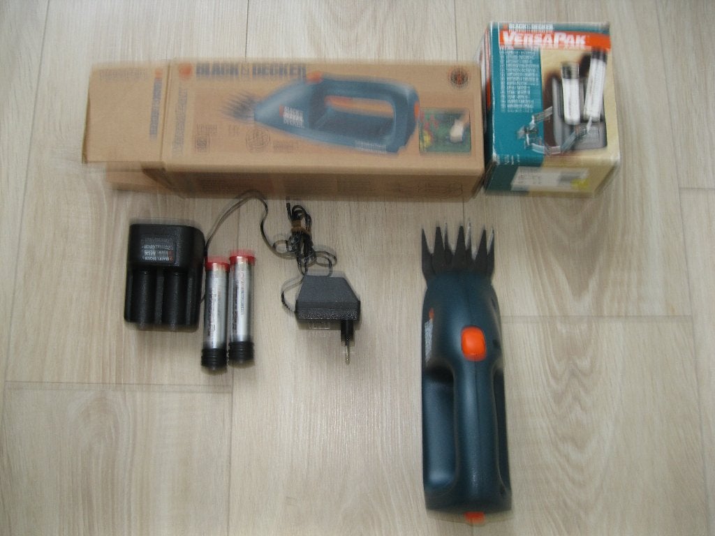 Black&Decker grasschaar + accu zgan, Verzenden, Accu, Zo goed als nieuw, Minder dan 10 cm