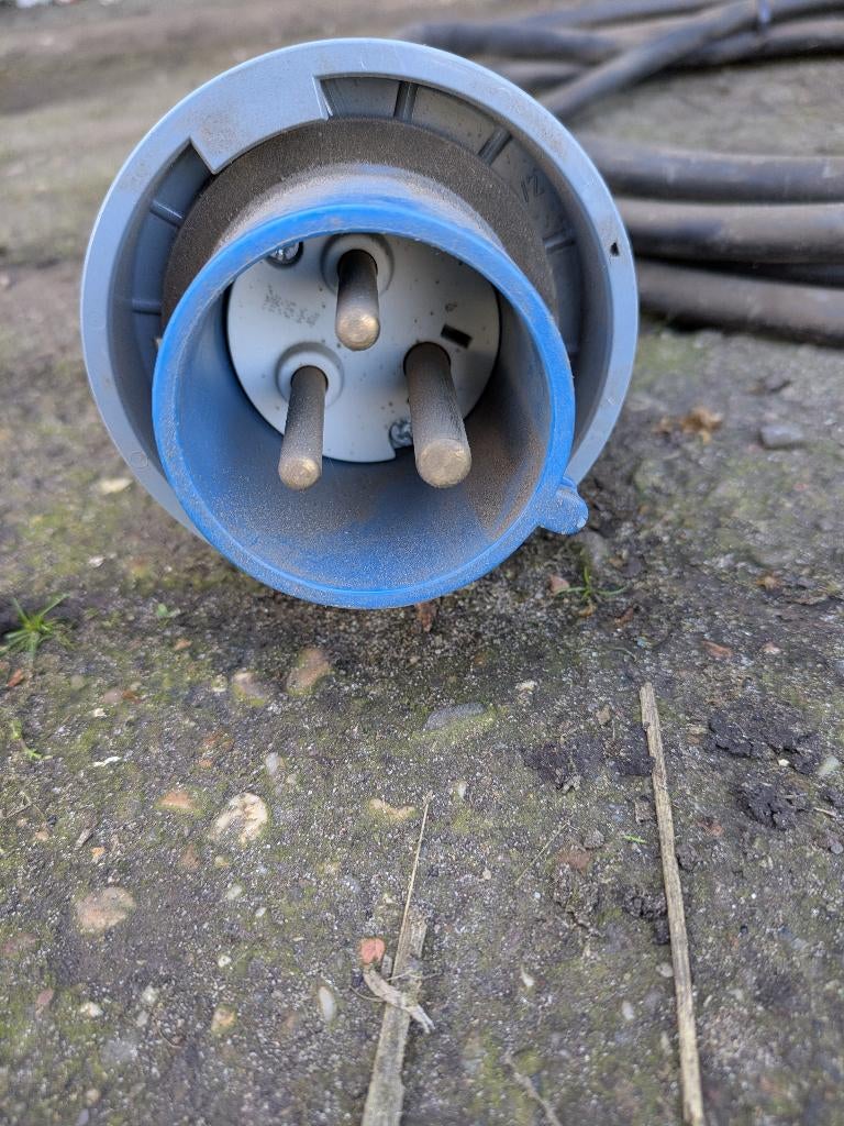 Stekkers, Doe-het-zelf en Verbouw, Elektra en Kabels, Ophalen, Zo goed als nieuw, Stekker