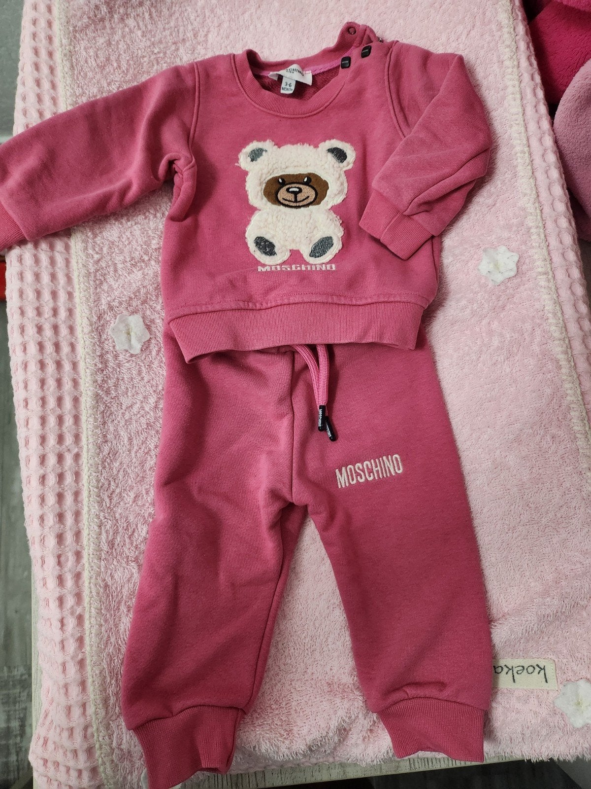 Moschino Kids roze joggingpak met teddybeer (3-6 maanden), Ophalen of Verzenden, Gebruikt, Moschino Kids, Meisje