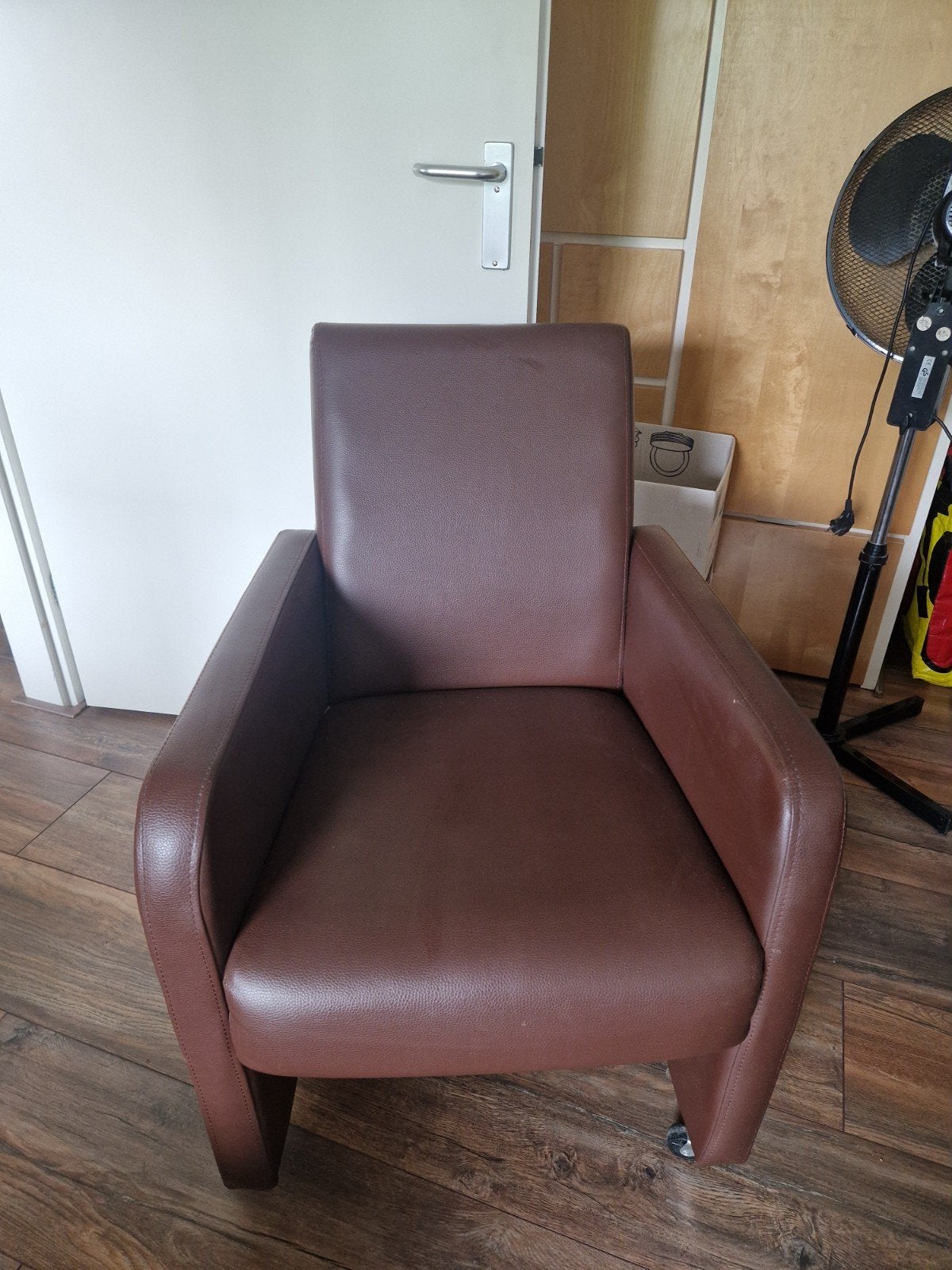Verrijdbare fauteuil bordeaux rood/bruin, Ophalen, Gebruikt, Bruin, Leer
