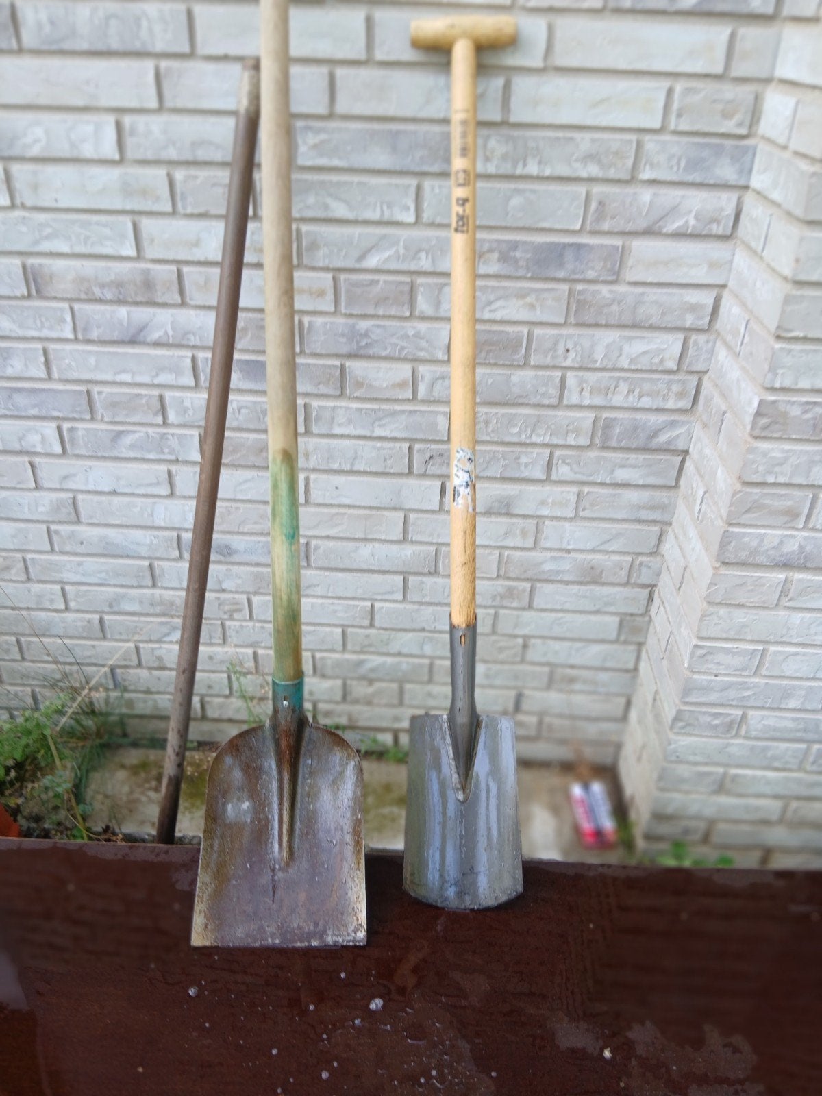 Twee gebruikte schoppen voor tuinwerk, Tuin en Terras, Hand-tuingereedschap, Ophalen, Gebruikt, Schop