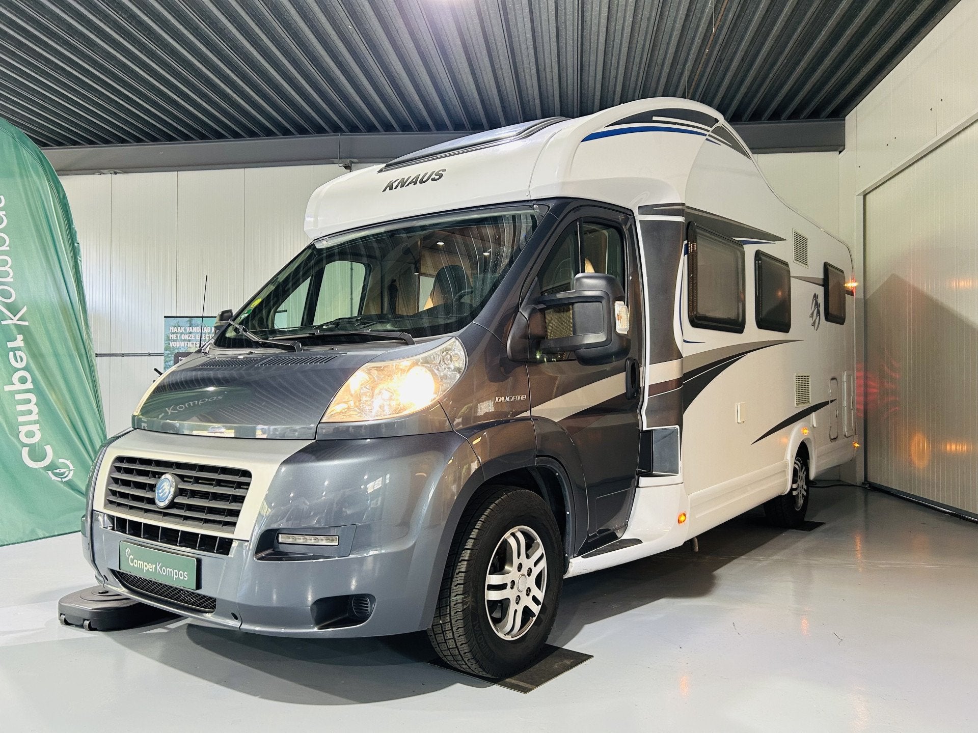Knaus Sky Wave R21, Enkele bedden en hefbed EURO 5, Omvormer, Ringverwarming, Reservewiel, Molenweg 3C
9963PG  WARFHUIZEN, NL
