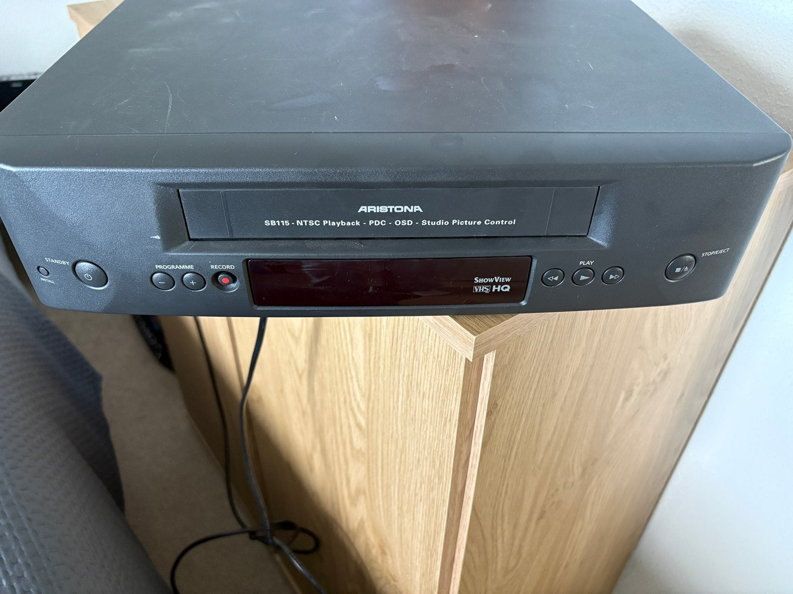 Aristona VHS - speler / videorecorder, Ophalen, Gebruikt