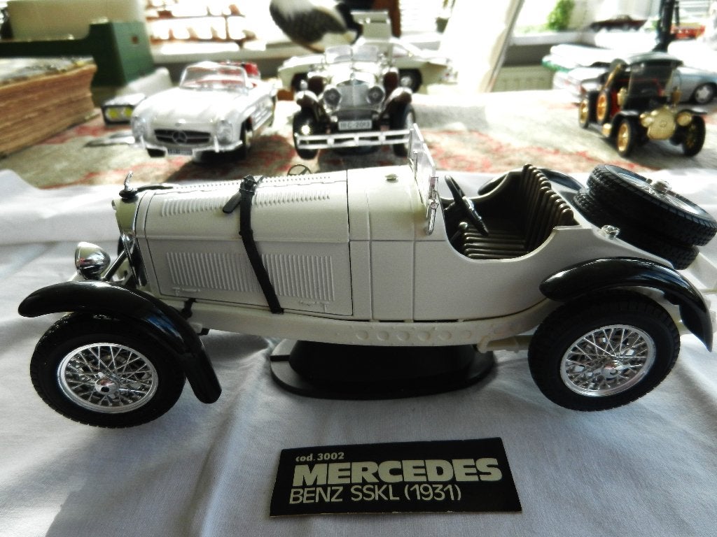 Burago  Mercedes  Benz SSKL  1931, Ophalen of Verzenden, Zo goed als nieuw