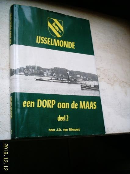 IJsselmonde een dorp aan de Maas deel 2., Boeken, Ophalen of Verzenden, Gelezen
