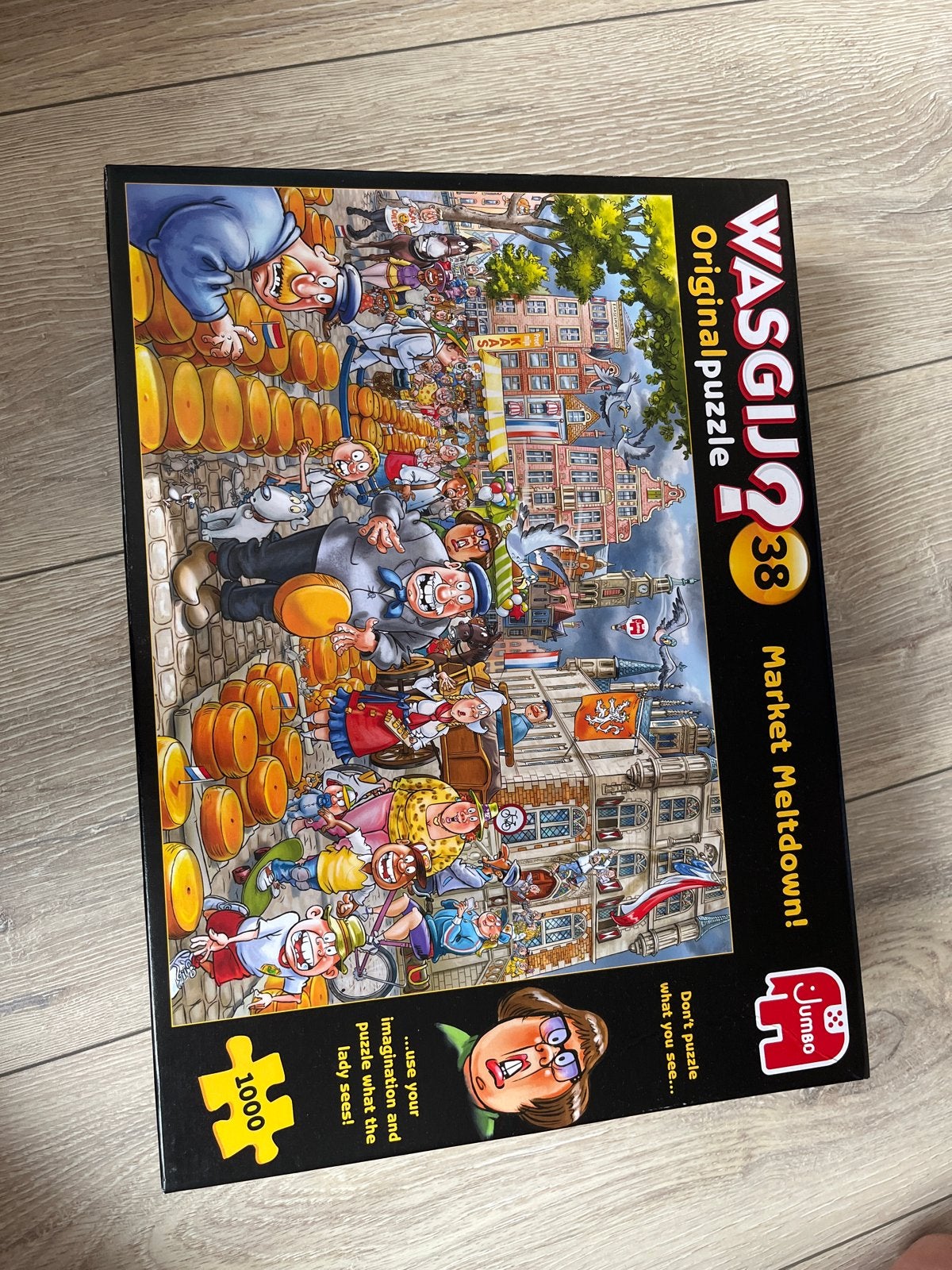 WASGIJ Original Puzzel 38: Market Meltdown! 1000 stukjes, Ophalen of Verzenden, 500 t/m 1500 stukjes, Zo goed als nieuw, Legpuzzel