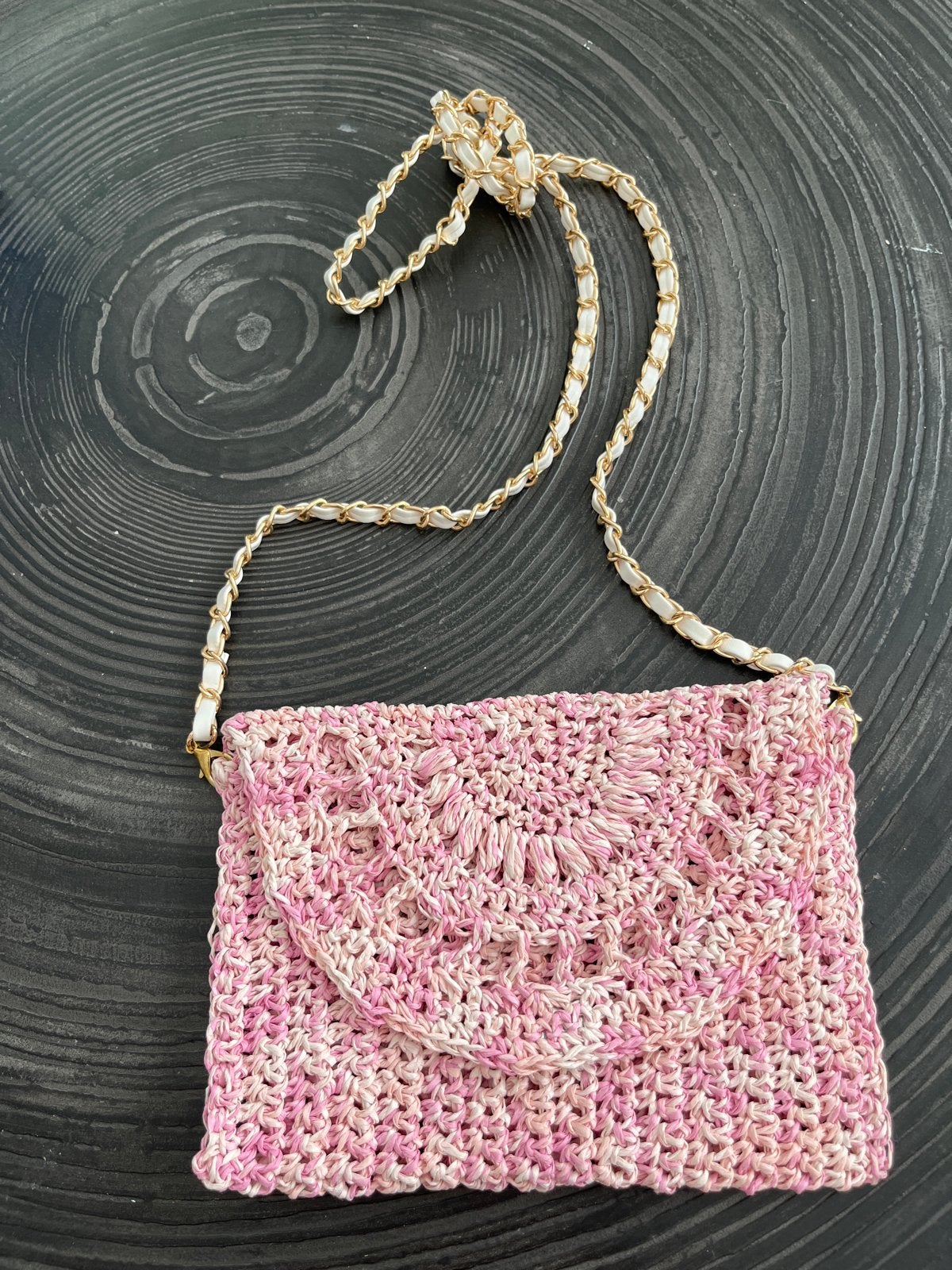 Handgemaakt nieuwe raffia tas voor de zomer 18x13 cm, Ophalen of Verzenden, Nieuw, Roze, Schoudertasje