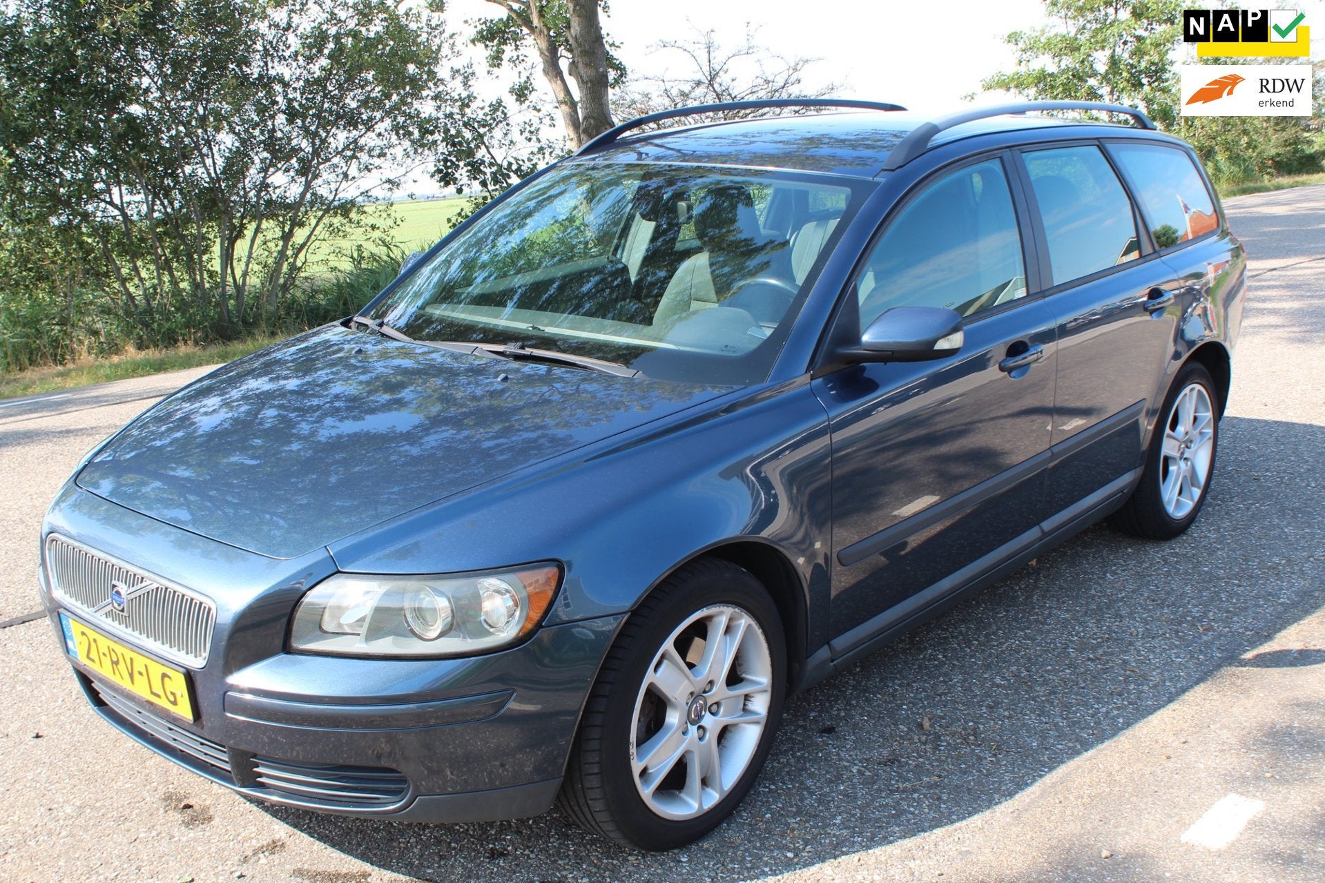 Volvo V50 2.4 automaat, Auto's, Gebruikt, 700 kg, Blauw, 2435 cc