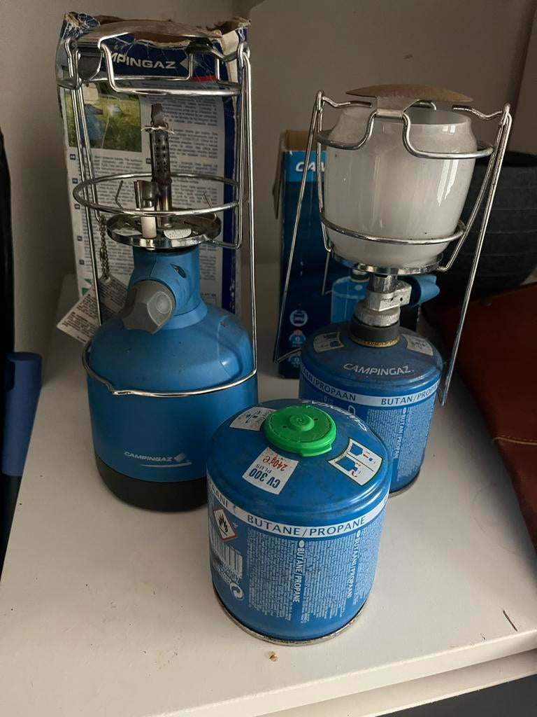 Twee Campingaz gaslampen met CV300 tankje, Ophalen of Verzenden, Gebruikt
