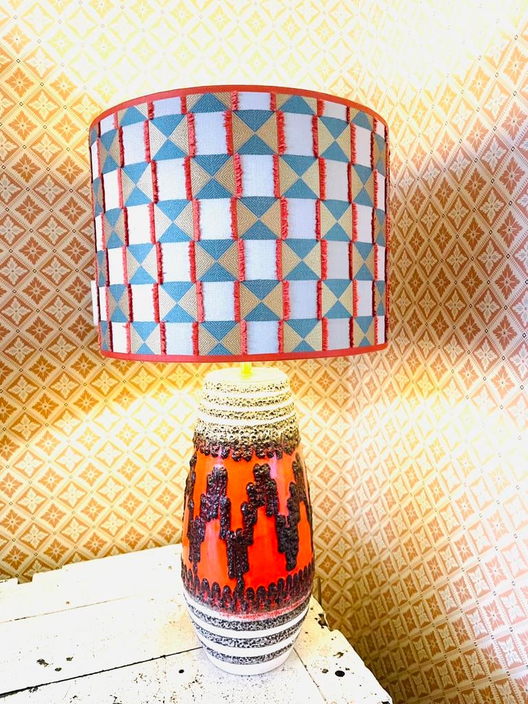 Unieke tafellamp van Oud & R-style Arnhem met ‘70 voet, Ophalen, Zo goed als nieuw, 50 tot 75 cm