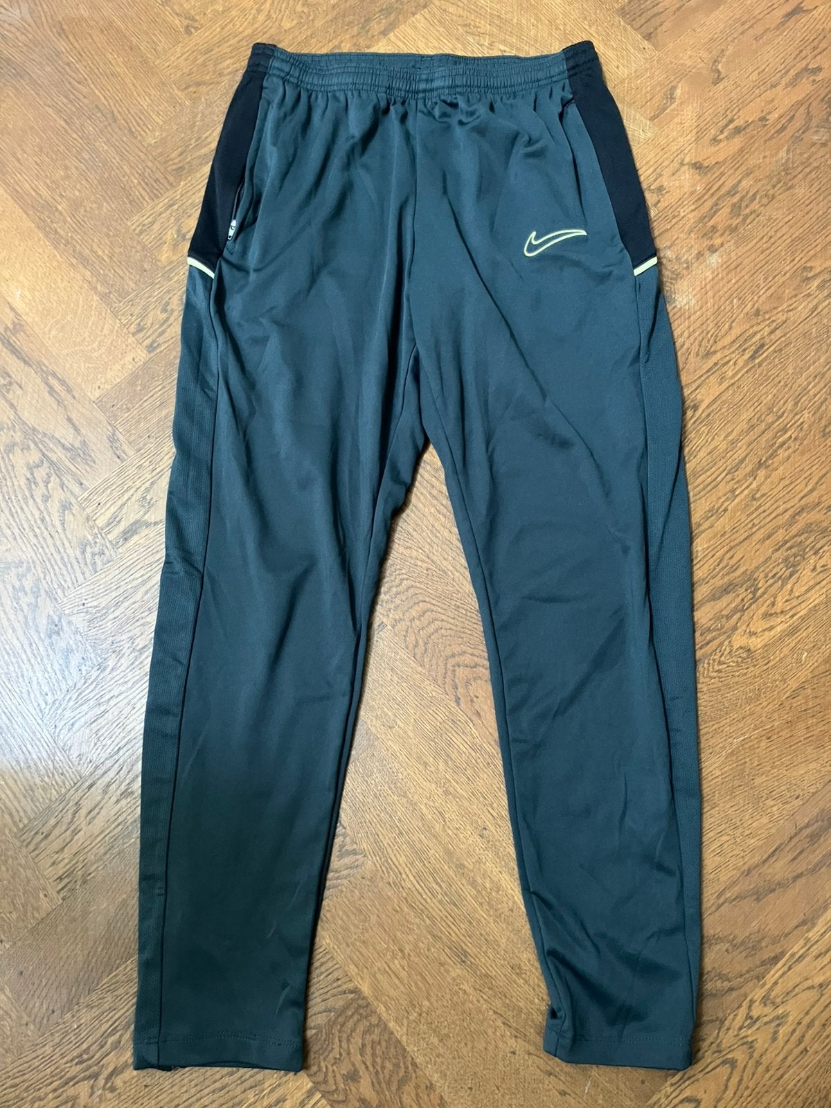 Nike petrolgroene trainingsbroek, Maat 48/50 (M), Ophalen of Verzenden, Zo goed als nieuw, Groen