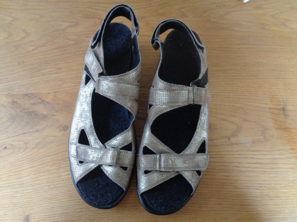 Durea sandalen: mt 41/7.5 (E) goudkleur, Durea, Overige kleuren, Zo goed als nieuw, Sandalen of Muiltjes