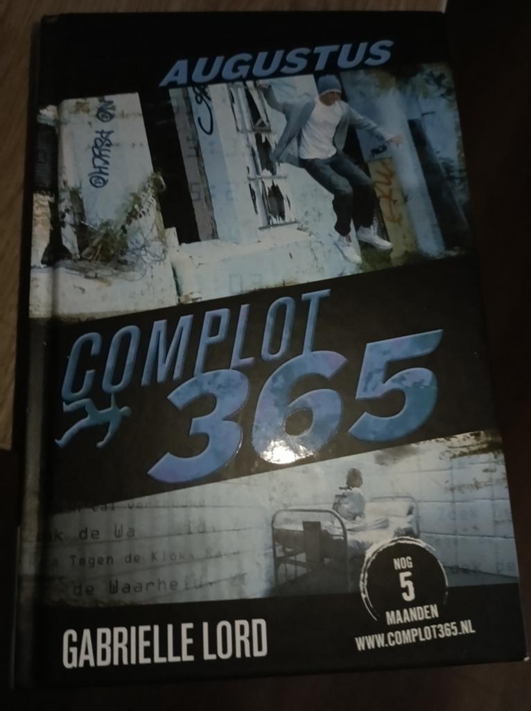 Complot 365: Augustus - Gabrielle Lord, Boeken, Thrillers, Gelezen, Wereld overig, Ophalen of Verzenden