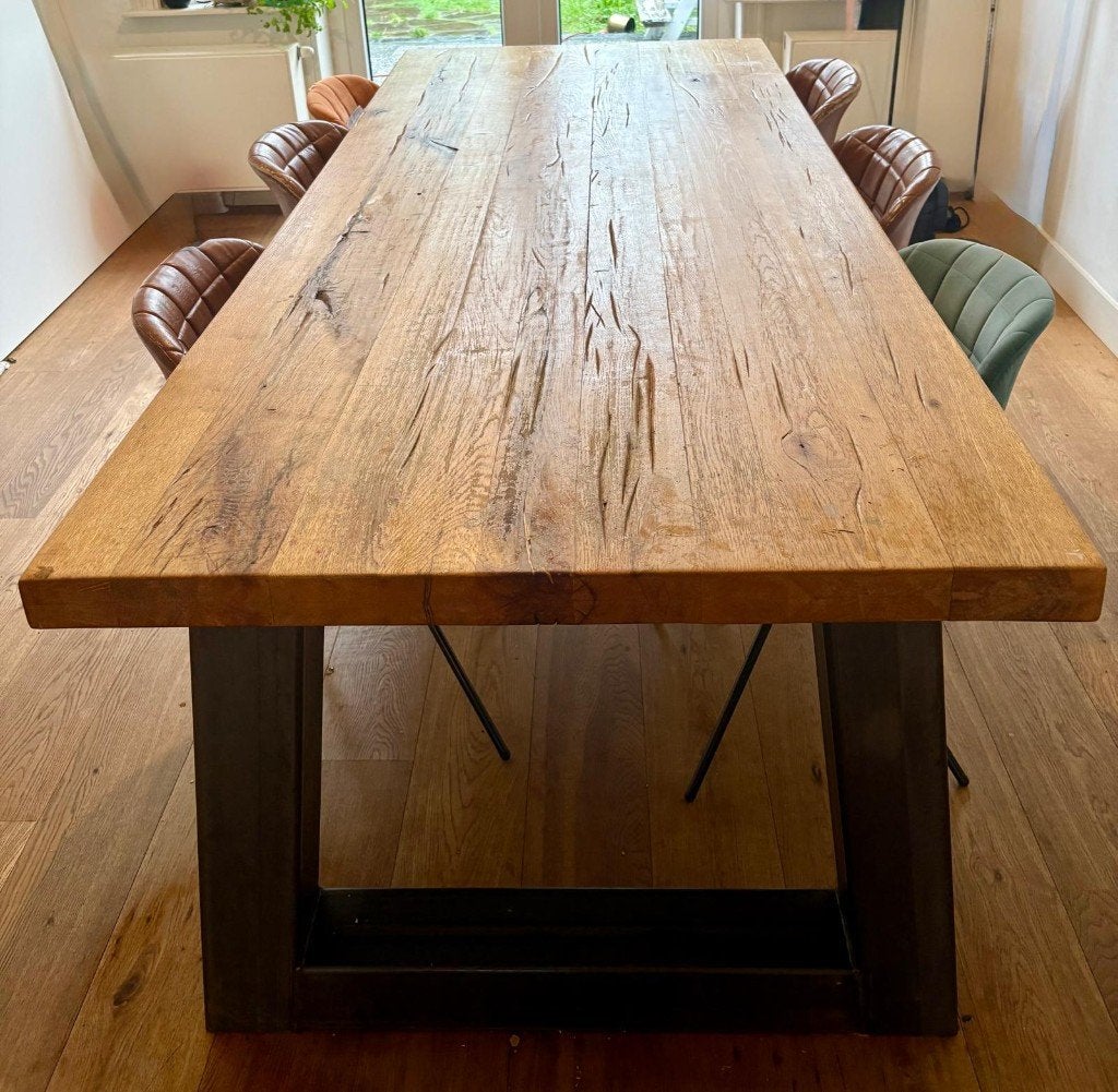 Grote houten tafel 2.40m met gratis stoelen, Huis en Inrichting, Ophalen, Gebruikt, 200 cm of meer, 50 tot 100 cm