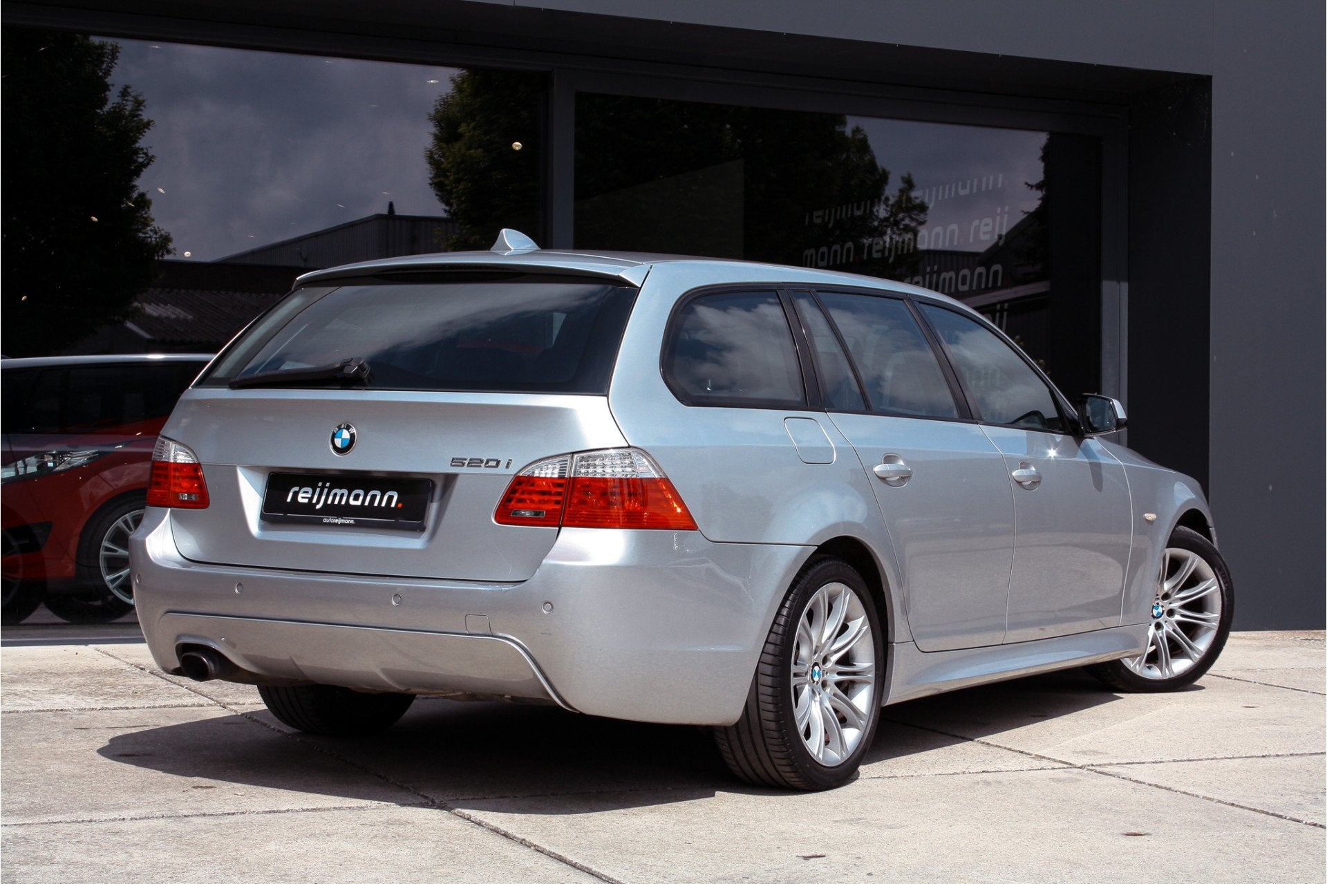 BMW 5 Serie Touring 520i M-Sport Edition LCI | NL Auto | 2de, Automaat, Achterwielaandrijving, 4 cilinders, Met garantie (alle)