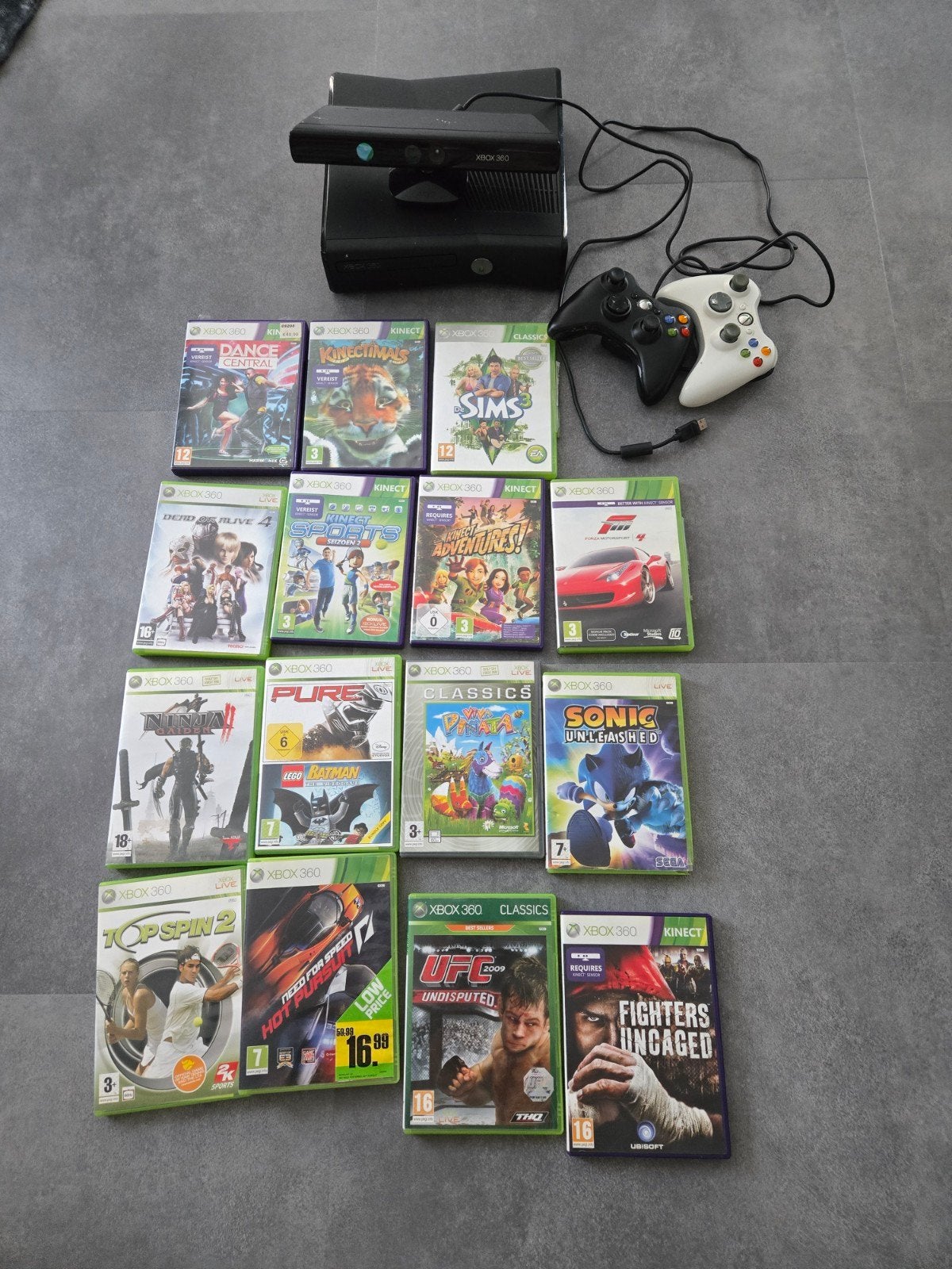Xbox 360 met Kinect, 2 controllers en 16 games, Spelcomputers en Games, Gebruikt, Vanaf 18 jaar, Overige genres, Ophalen of Verzenden