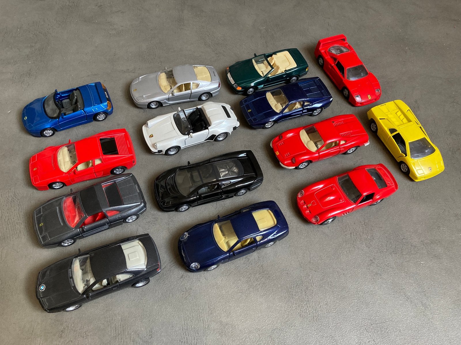 Diverse Maisto 1:43 schaalmodellen - nooit mee gespeeld, Ophalen of Verzenden, Zo goed als nieuw, Auto, Overige merken