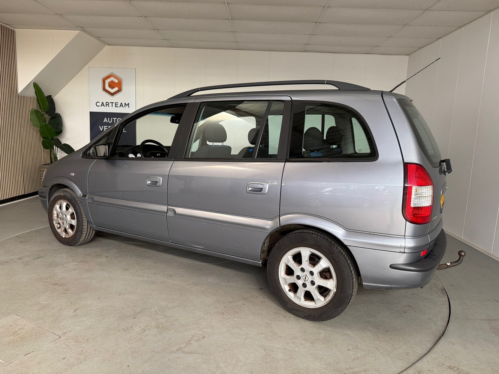 Opel Zafira 2.2-16V Elegance Airco, 7-persoons, Trekhaak, LM, Gebruikt, Origineel Nederlands, 600 kg, Metallic lak