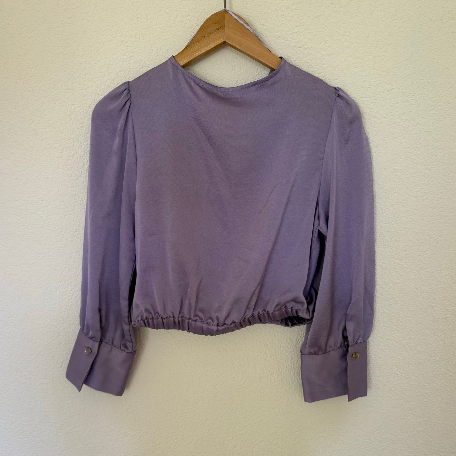 Zara paarse satijnen crop top maat S, Kleding | Dames, Tops, Verzenden, Paars, Zo goed als nieuw, Lange mouw