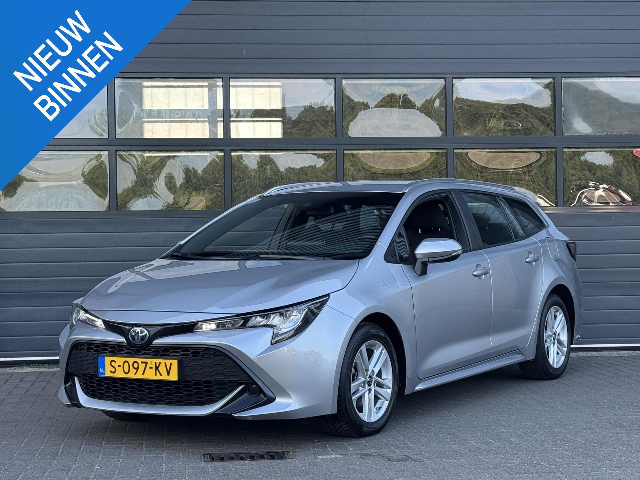TOYOTA COROLLA TOURING SPORTS 1.8 HYBRID ACTIVE I AUTOMAAT I, Auto's, Toyota, 1345 kg, Gebruikt, 4 cilinders, Met garantie (alle)