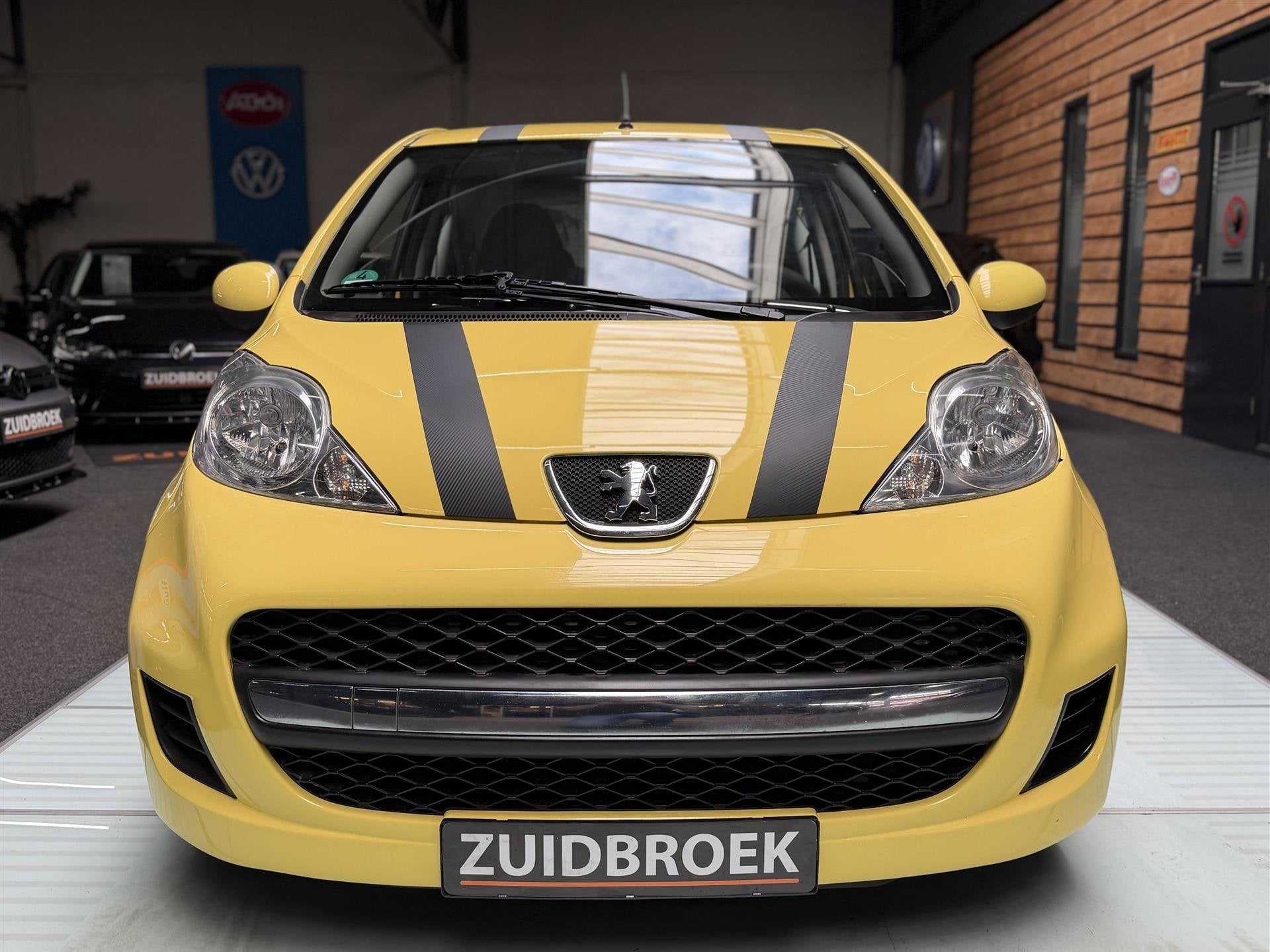 Peugeot 107 1.0 115DKM! Leuke Auto! Sport! (bj 2010), Gebruikt, Elektrische ramen, 1290 kg, 68 pk