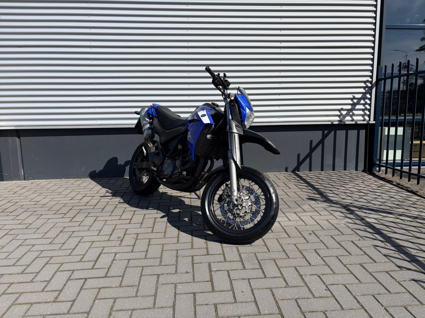 Yamaha XT660R – Brembo remmen & LeoVince uitlaat, Particulier, Naked bike