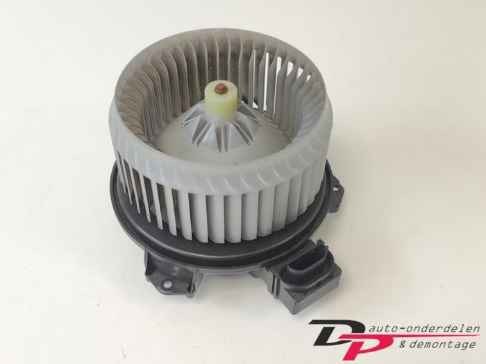 Kachel Ventilatiemotor van een Suzuki Swift, Gebruikt, -, -, Ophalen of Verzenden