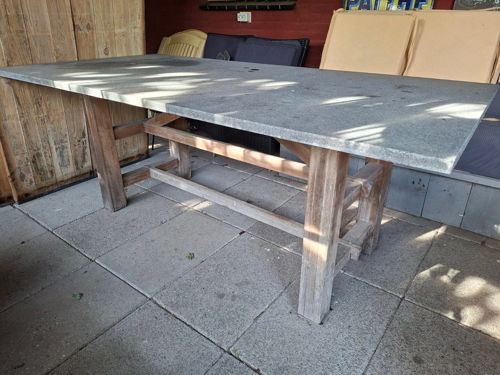 Loeizware tuintafel met natuurstenen blad, Tuin en Terras, Tuintafels, Ophalen, Gebruikt, Rechthoekig, Overige materialen