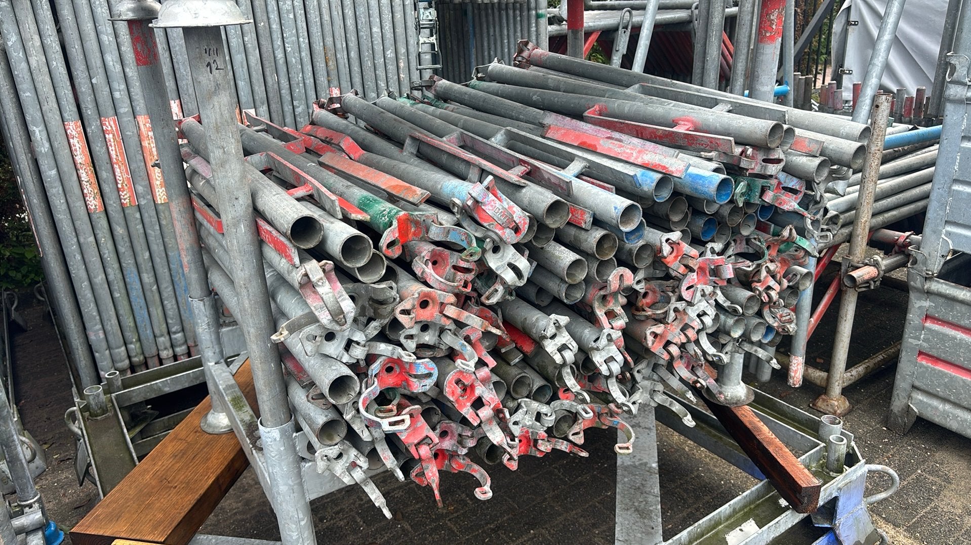 Randbeveiliging Steiger - 143 stuks - Gebruikt - Steiger, Ophalen, Gebruikt, Gevelsteiger, Minder dan 2 meter
