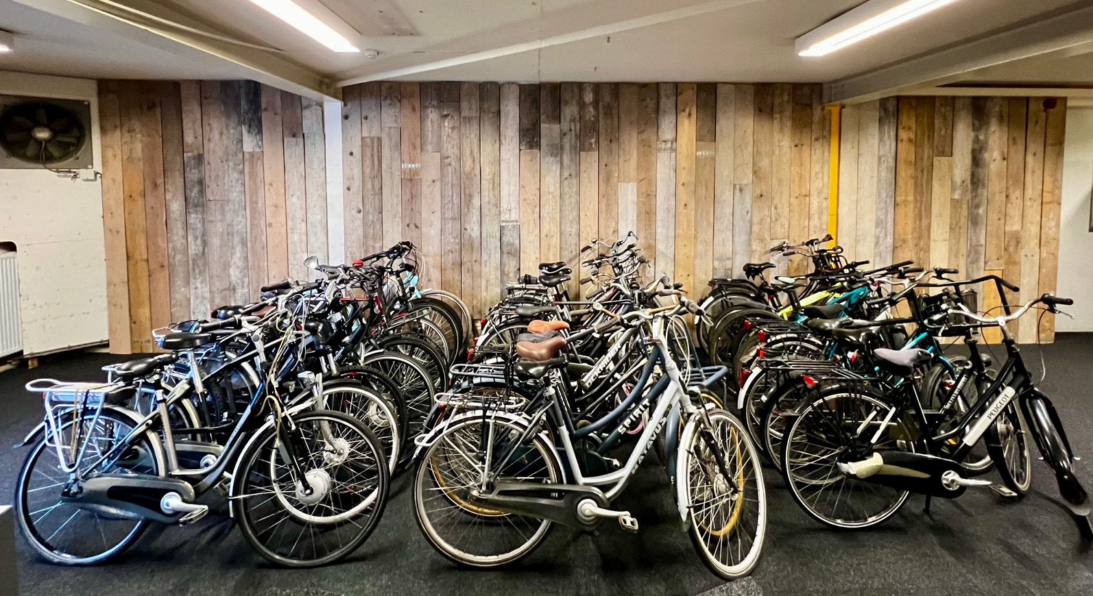 Partij Fietsen / 28 inch / 30 Stuk’s, Ophalen, 53 tot 56 cm, Versnellingen, Zo goed als nieuw