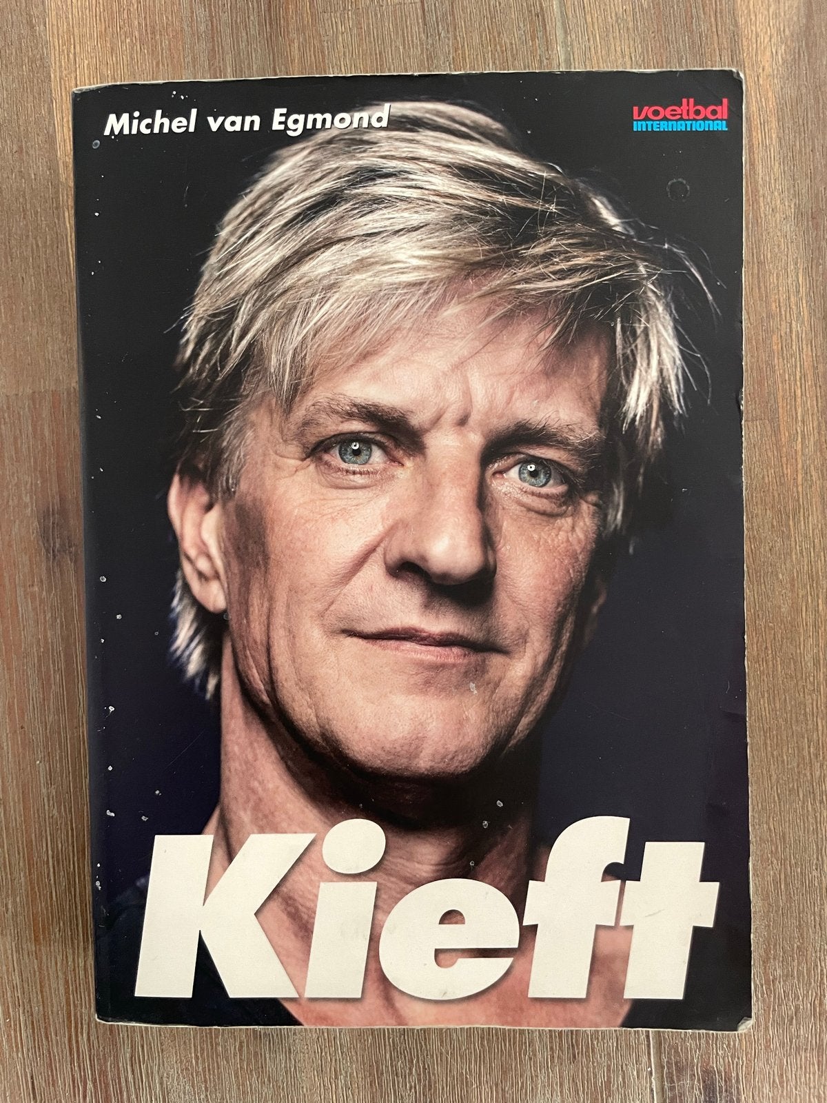 Kieft - Michel van Egmond (Voetbal International), Ophalen of Verzenden, Zo goed als nieuw, Sport