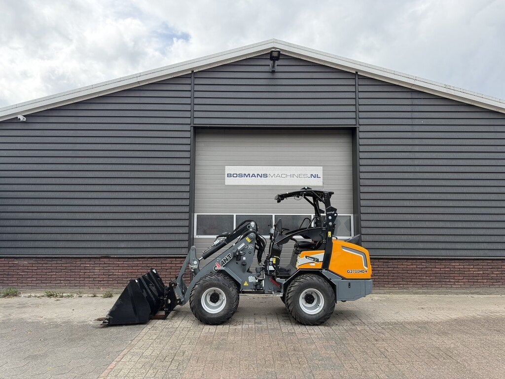 GIANT G2700 HD+ minishovel 2025 €475 LEASE, Tobroco, Info@tobroco.nl, Sprendlingenstraat 57
5061 KM  Oisterwijk, Wiellader of Shovel
