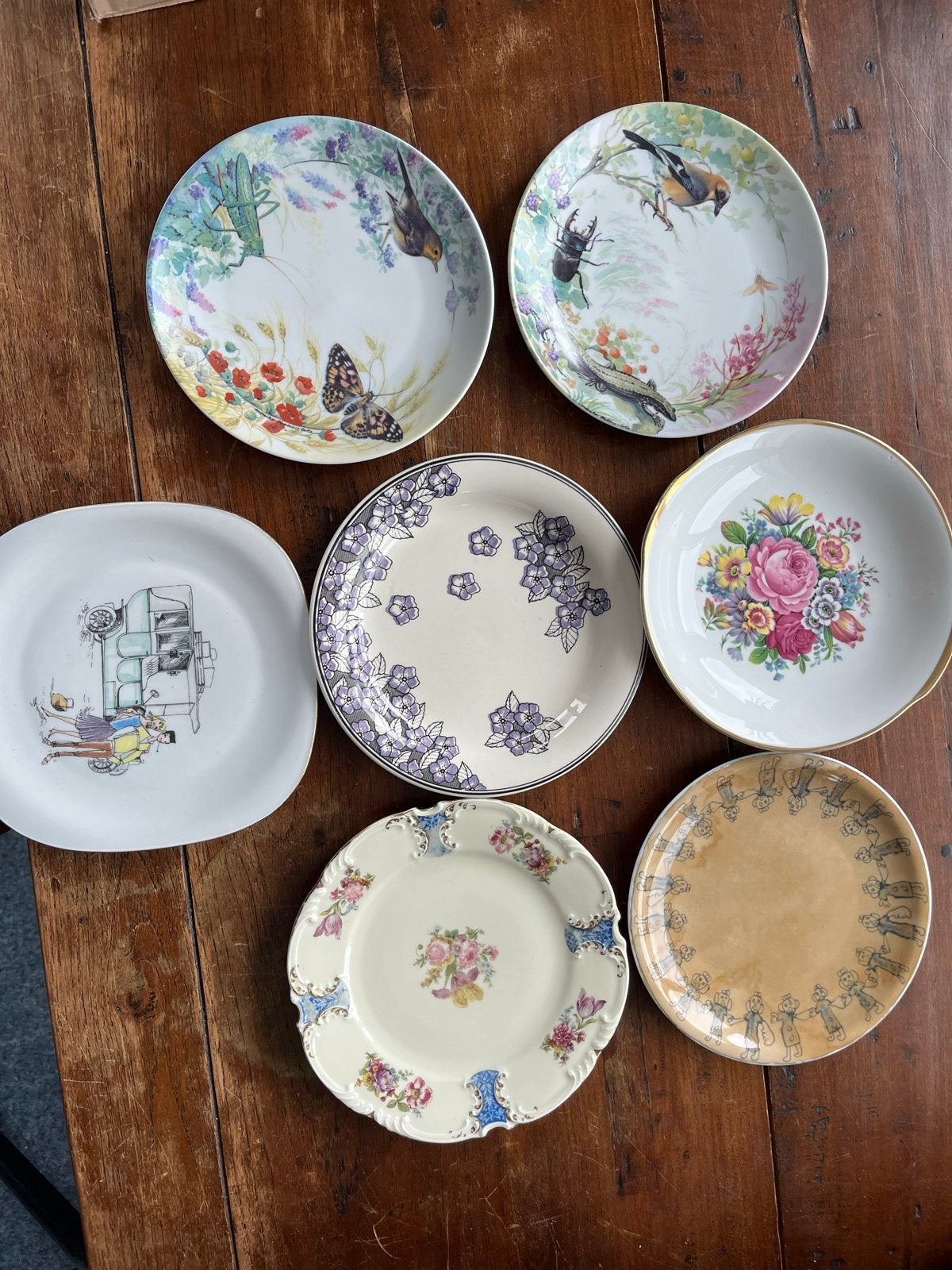 Diverse set van 7 vintage decoratieve borden, Antiek en Kunst, Ophalen