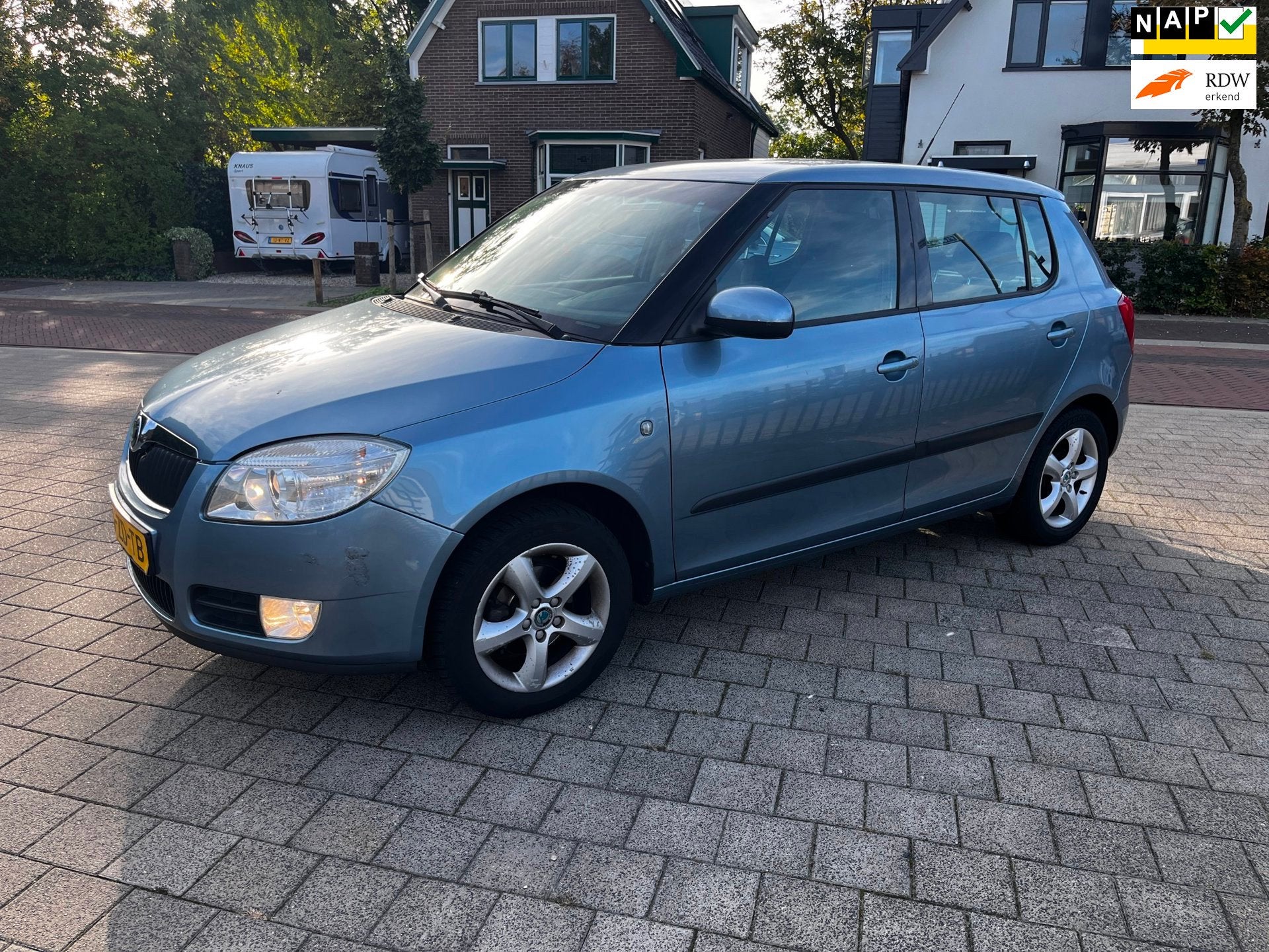 Skoda Fabia 1.4-16V Sport 5 Drs Airco Isofix Cruise trekh D-, Auto's, Voorwielaandrijving, Zwart, 4 cilinders, Blauw