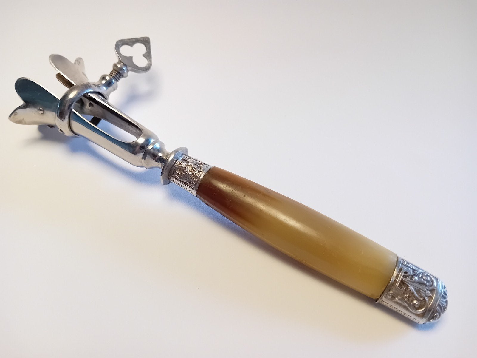Antieke manche de gigot met hoorn en zilveren details, Verzenden