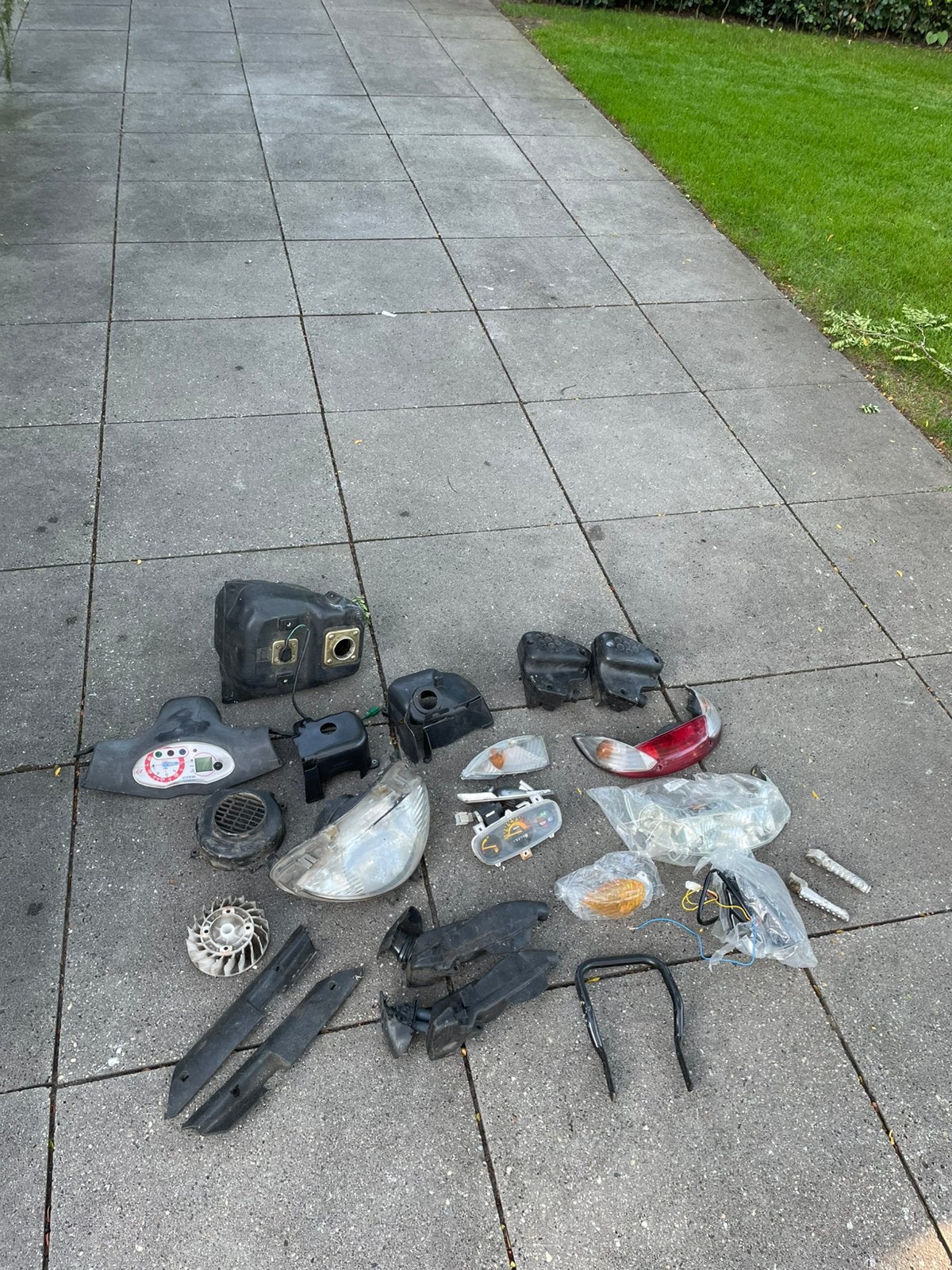 Peugeot vivacity, speedfight onderdelen, Fietsen en Brommers, Ophalen of Verzenden, Zo goed als nieuw, Overige typen, Peugeot