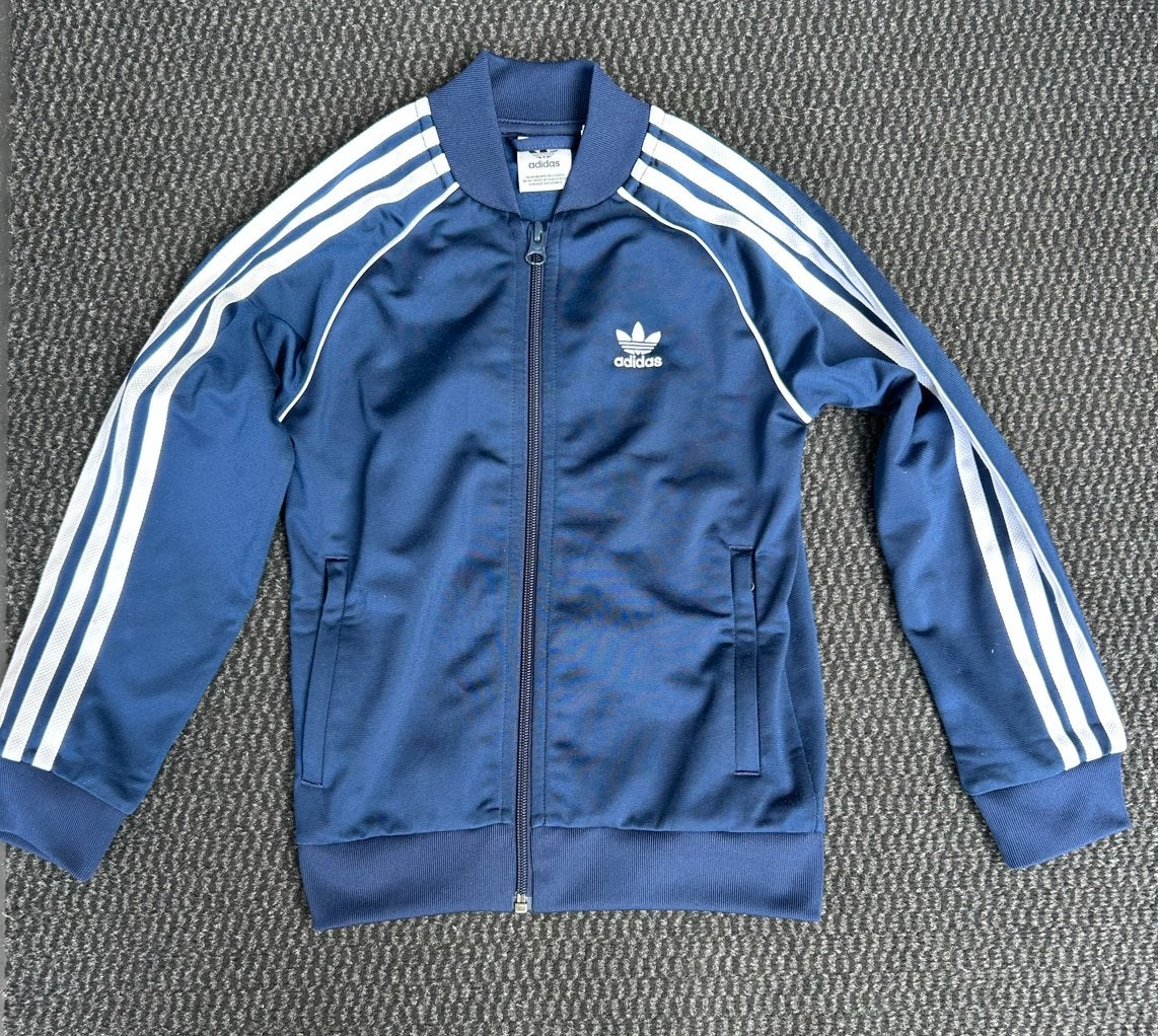 Adidas trainingsjack blauw maat 128 (7-8 jaar), Ophalen of Verzenden, Zo goed als nieuw, Jongen of Meisje
