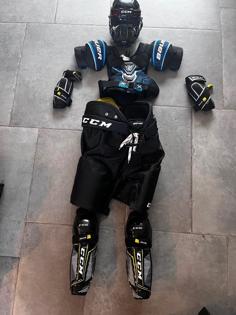 Ijshockey - kleding set - bescherming - ook los te koop, Ophalen, Zo goed als nieuw, Bescherming